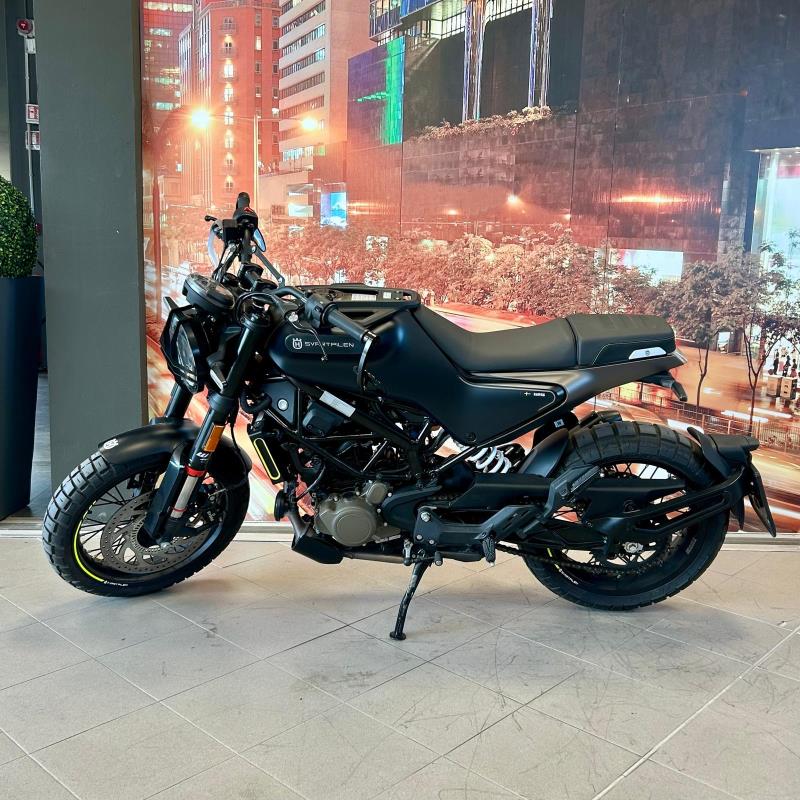 Offerta Husqvarna Svartpilen 125  concessionaria Toscana