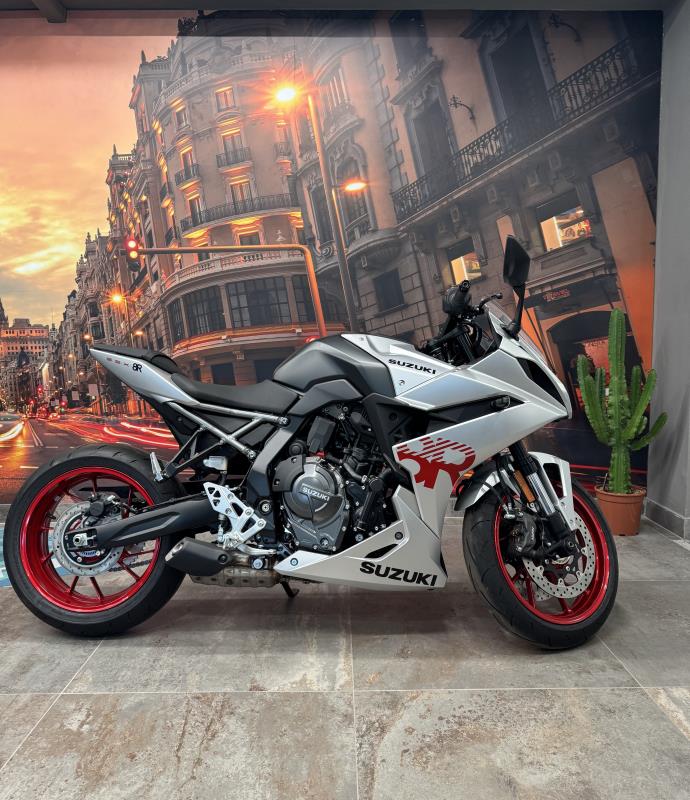 Offerta GSX 8 R  concessionaria Toscana