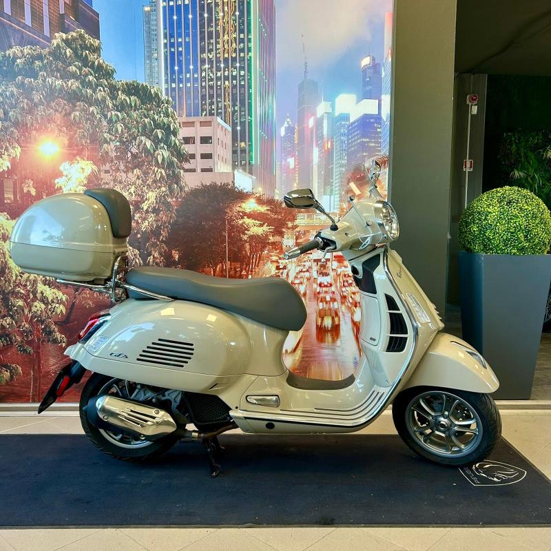 Offerta Vespa Gts 125  concessionaria Toscana