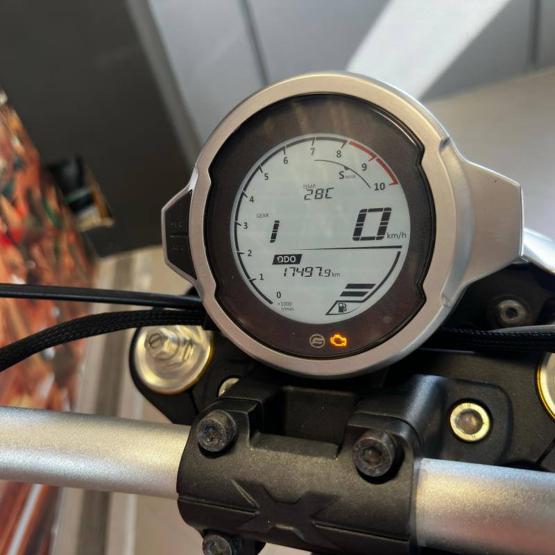 700 CL-XCf Moto CL-X 700 S