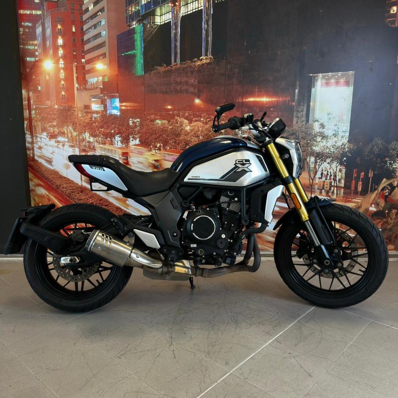 700 CL-XCf Moto CL-X 700 S