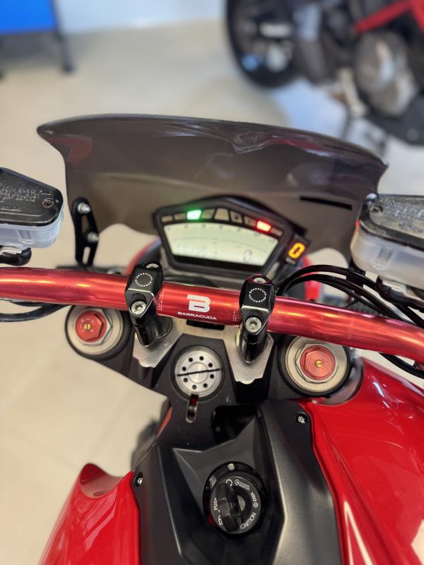 Streetzone 50 2TStreetfighter 848