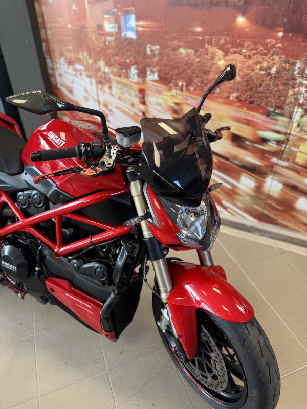 Streetzone 50 2TStreetfighter 848