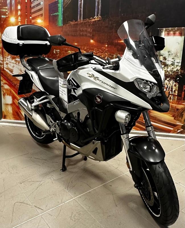 1Honda CrossRunner 800 