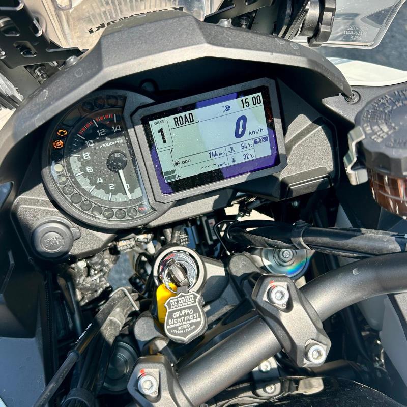Versys 1100Kawasaki Versys 1100- AZIENDALE 