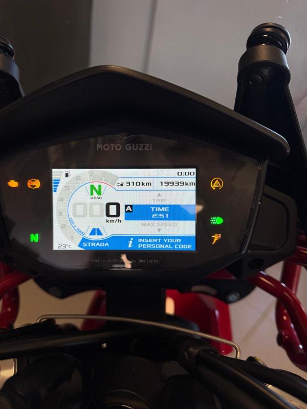 V85TTMoto Guzzi V85TT