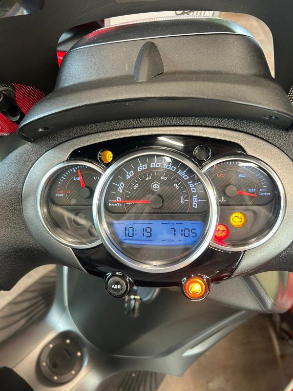 1PIAGGIO BEVERLY 350
