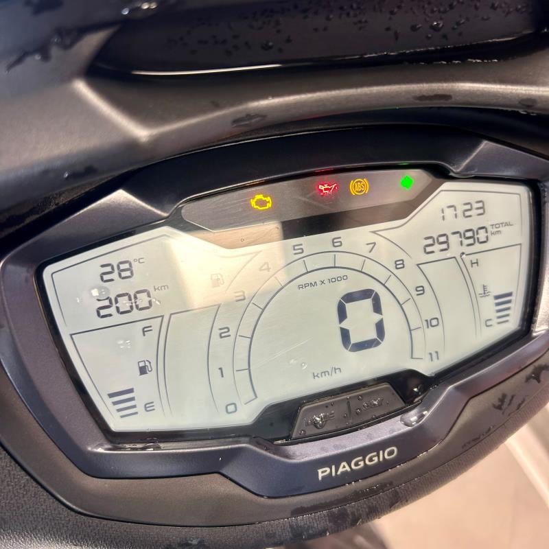 BeverlyPiaggio Beverly 300